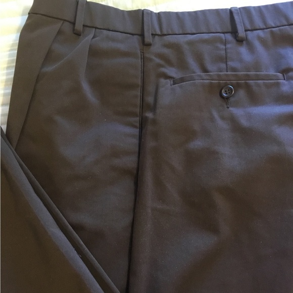 DOCKERS brown men’s pants 33 x 30. slight stretch = 1% spandex - Picture 2 of 6